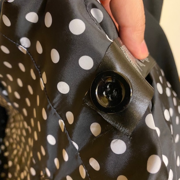 Cropped Black Blazer with Brooch - Picture 4 of 5